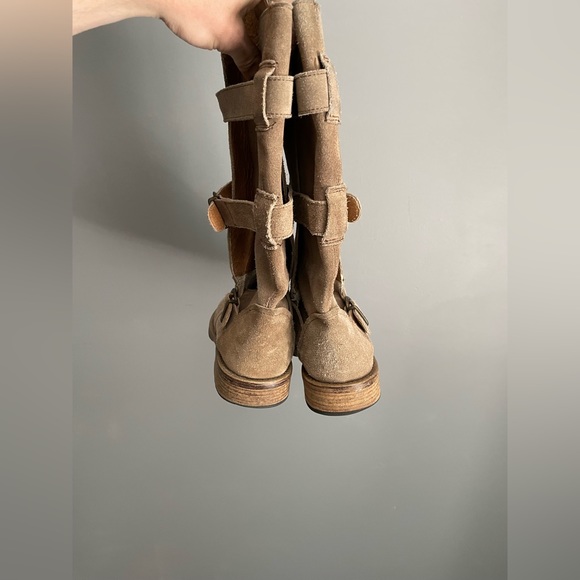 Steve Madden Buck Suede Boots Womens Size 6 - Picture 4 of 5